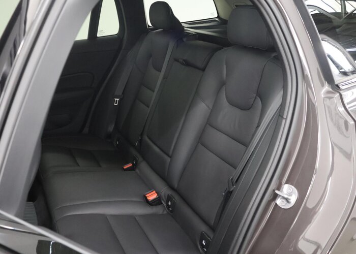 Volvo V60 2.0 T8 Plug-in hybrid AWD Ultra Dark
