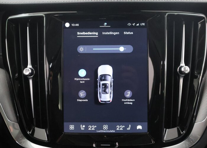 Volvo V60 2.0 T8 Plug-in hybrid AWD Ultra Dark