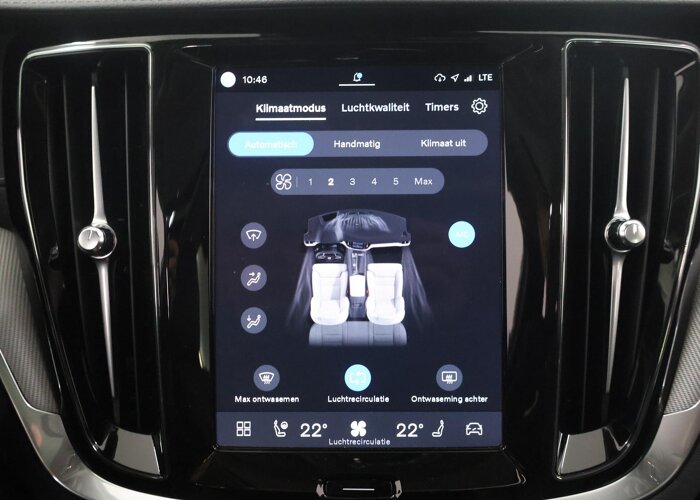 Volvo V60 2.0 T8 Plug-in hybrid AWD Ultra Dark