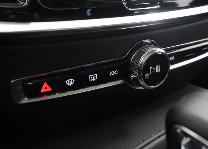 Volvo V60 2.0 T8 Plug-in hybrid AWD Ultra Dark
