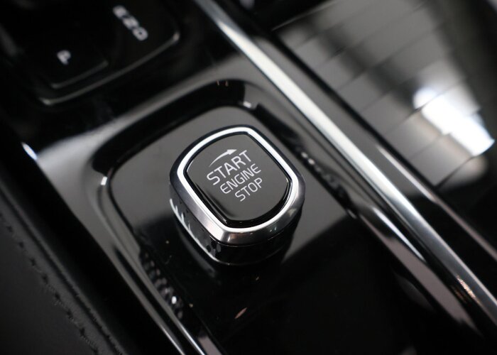 Volvo V60 2.0 T8 Plug-in hybrid AWD Ultra Dark