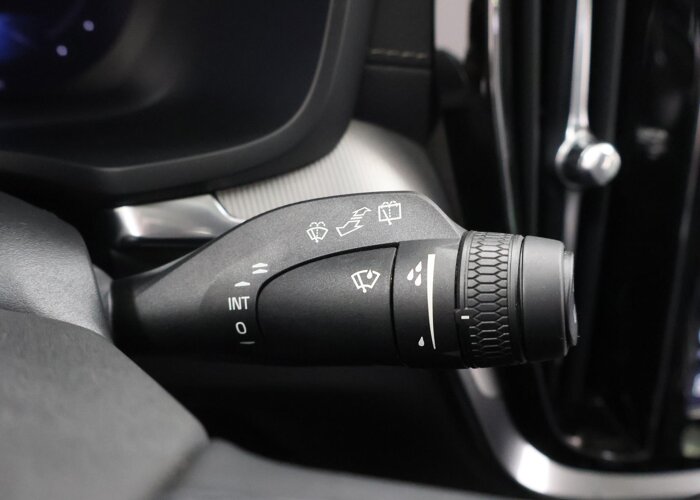 Volvo V60 2.0 T8 Plug-in hybrid AWD Ultra Dark