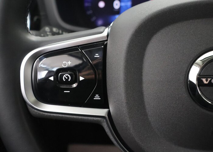Volvo V60 2.0 T8 Plug-in hybrid AWD Ultra Dark