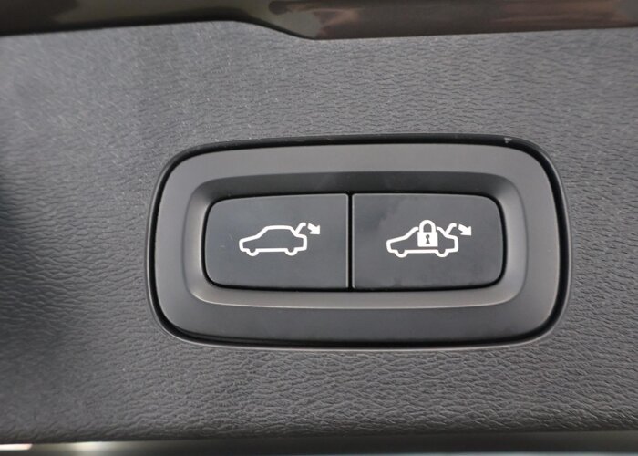 Volvo V60 2.0 T8 Plug-in hybrid AWD Ultra Dark