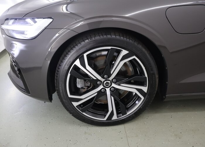 Volvo V60 2.0 T8 Plug-in hybrid AWD Ultra Dark
