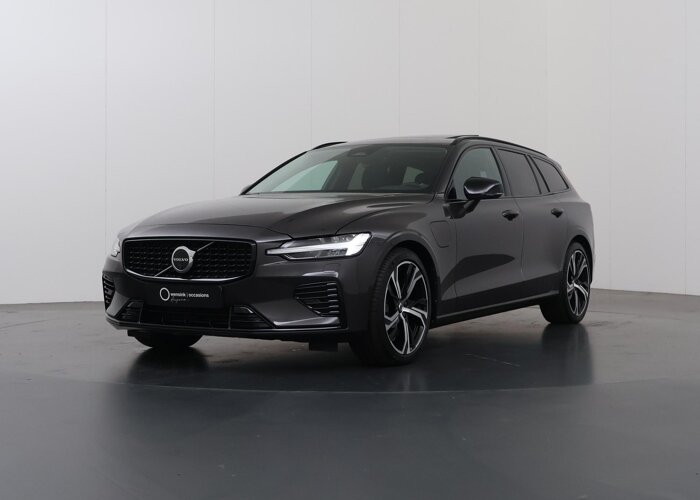 Volvo V60 2.0 T8 Plug-in hybrid AWD Ultra Dark