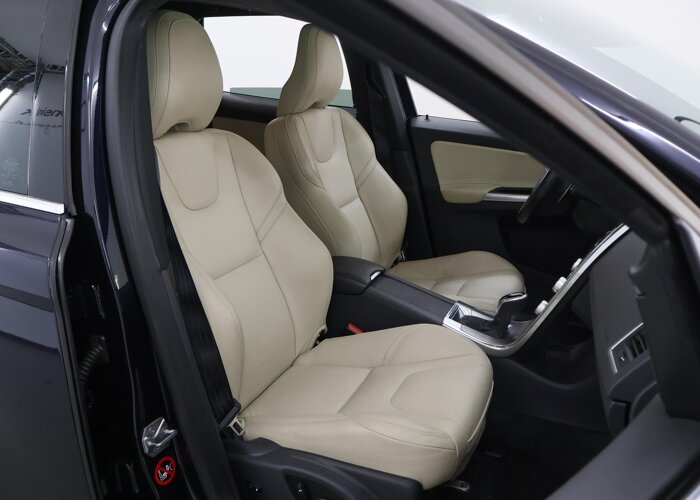 Volvo XC60 2.0 T6 R-Design