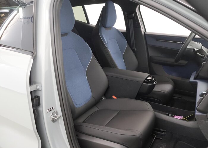 Volvo EX30 Twin Motor Performance Plus 69 kWh