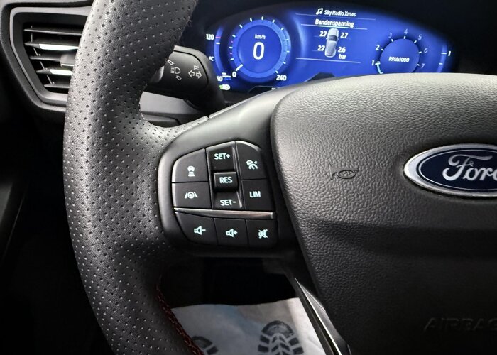 Ford FOCUS Wagon 1.0 EcoBoost Hybrid ST Line X