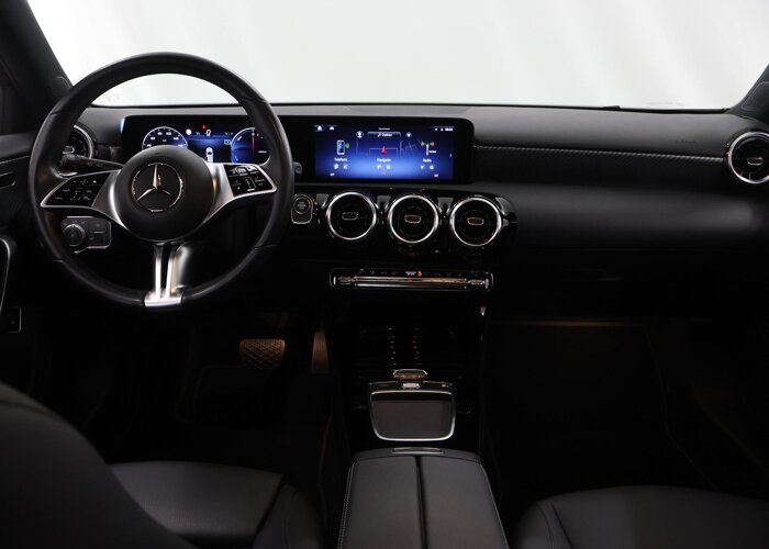 Mercedes-Benz A-Klasse 250 e Business Line