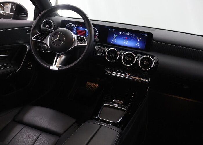 Mercedes-Benz A-Klasse 250 e Business Line
