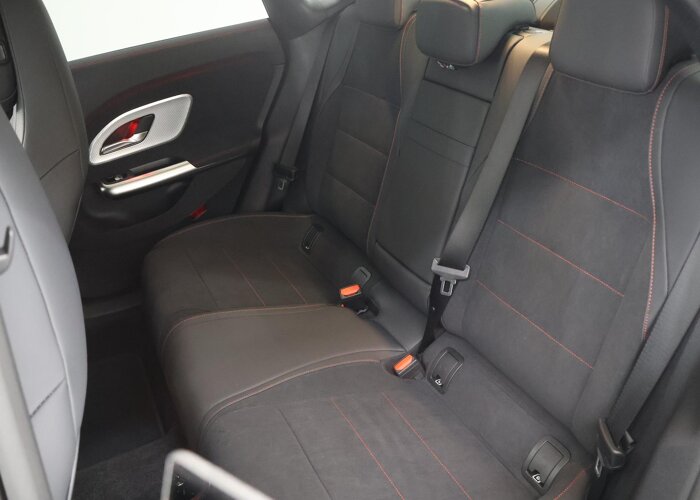 Mercedes-Benz CLA-Klasse 180 Business Solution AMG