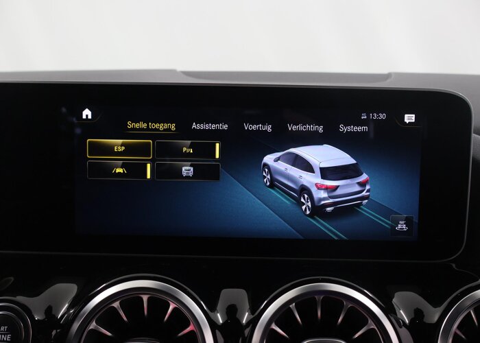 Mercedes-Benz GLA 200 Business Solution AMG