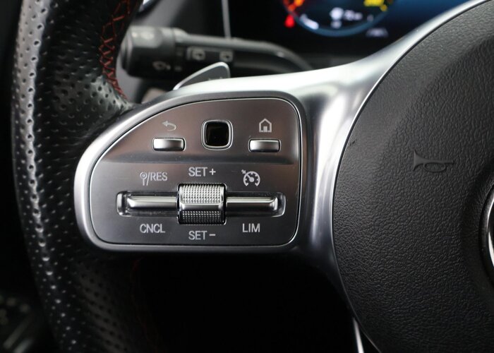 Mercedes-Benz GLA 200 Business Solution AMG