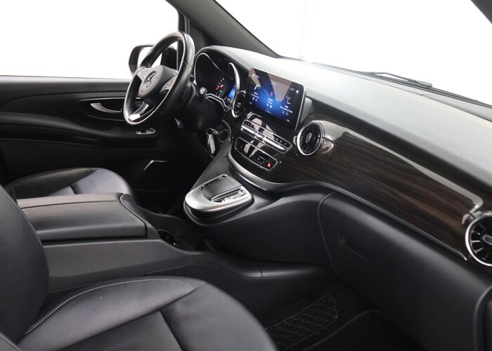 Mercedes-Benz V-Klasse 300d L2 | DUBBELE CABINE | AMG | AVANTGARDE |