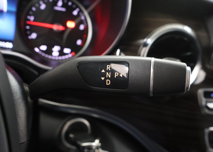 Mercedes-Benz V-Klasse 300d L2 | DUBBELE CABINE | AMG | AVANTGARDE |