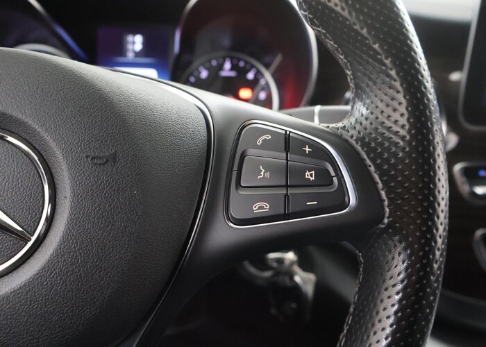 Mercedes-Benz V-Klasse 300d L2 | DUBBELE CABINE | AMG | AVANTGARDE |