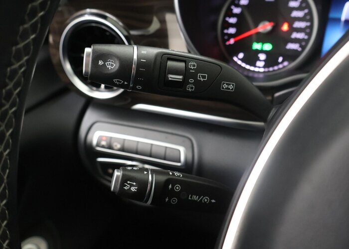 Mercedes-Benz V-Klasse 300d L2 | DUBBELE CABINE | AMG | AVANTGARDE |