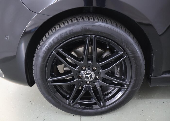 Mercedes-Benz V-Klasse 300d L2 | DUBBELE CABINE | AMG | AVANTGARDE |