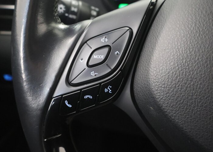 Toyota C-HR 1.8 Hybrid Bi-Tone