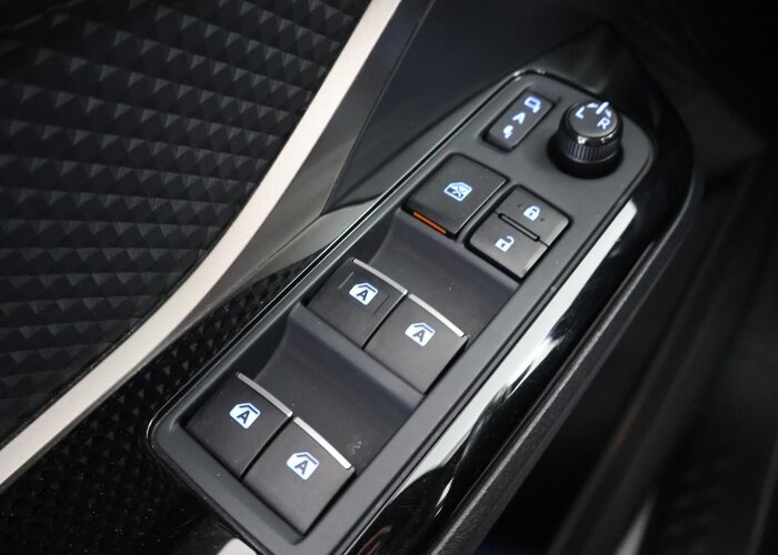 Toyota C-HR 1.8 Hybrid Bi-Tone