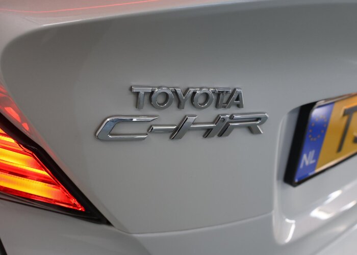 Toyota C-HR 1.8 Hybrid Bi-Tone