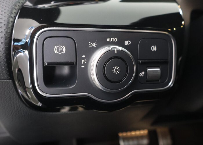 Mercedes-Benz CLA-Klasse 180 Business Solution AMG