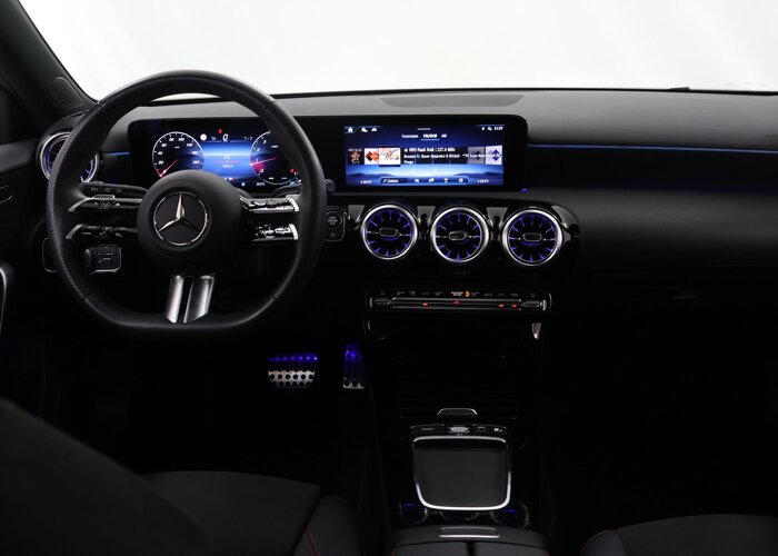 Mercedes-Benz A-Klasse 180 Star Edition AMG Line