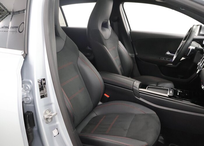 Mercedes-Benz A-Klasse 180 Star Edition AMG Line