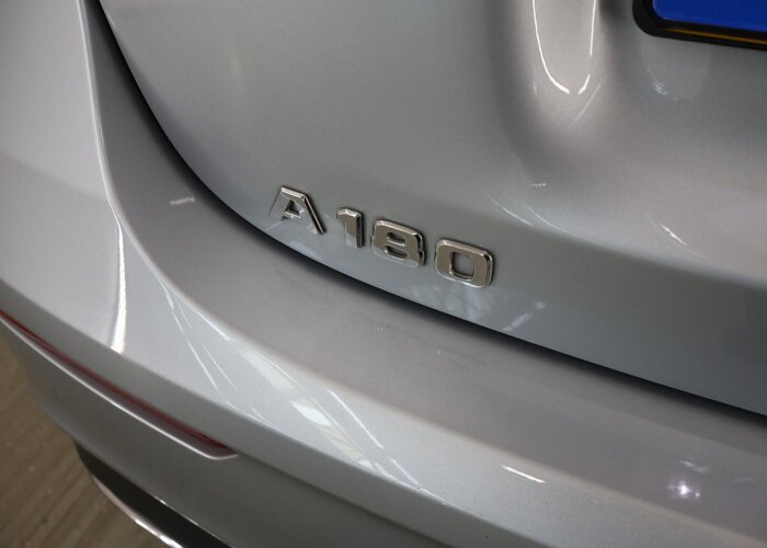 Mercedes-Benz A-Klasse 180 Star Edition AMG Line