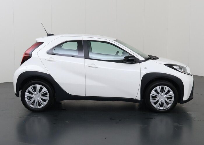 Toyota Aygo X 1.0 VVT-i MT Play