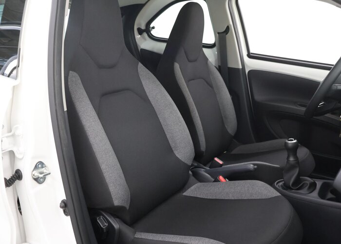 Toyota Aygo X 1.0 VVT-i MT Play