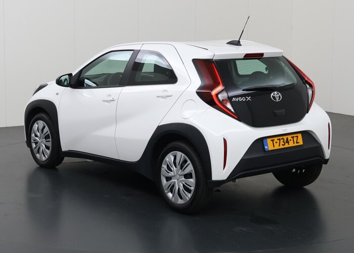 Toyota Aygo X 1.0 VVT-i MT Play