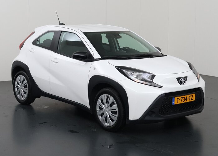 Toyota Aygo X 1.0 VVT-i MT Play