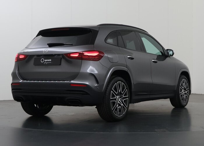 Mercedes-Benz GLA 250 e 140 Years Edition