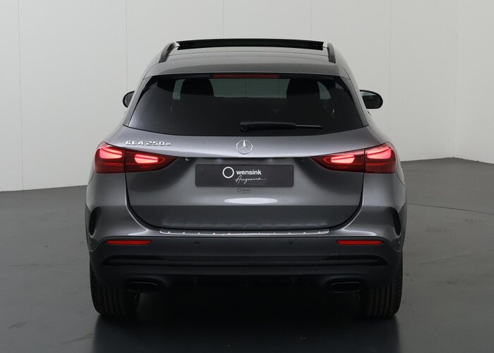 Mercedes-Benz GLA 250 e 140 Years Edition