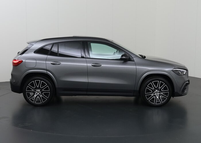 Mercedes-Benz GLA 250 e 140 Years Edition