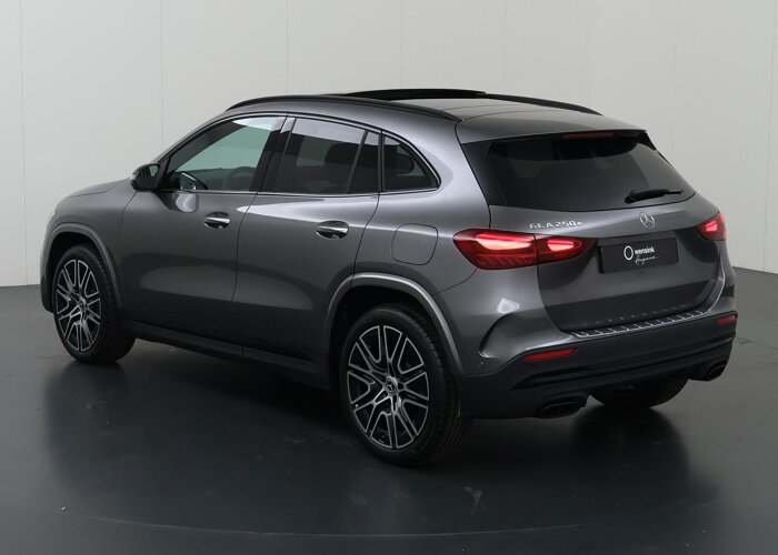 Mercedes-Benz GLA 250 e 140 Years Edition