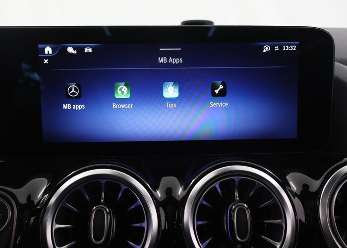 Mercedes-Benz GLA 250 e 140 Years Edition