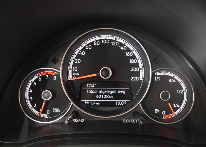 Volkswagen up! 1.0 BMT move up!