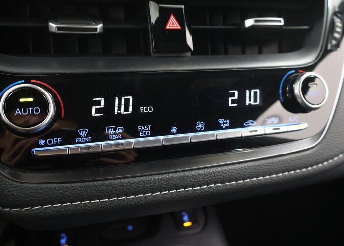 Toyota Corolla Touring Sports 2.0 Hybrid Business Plus