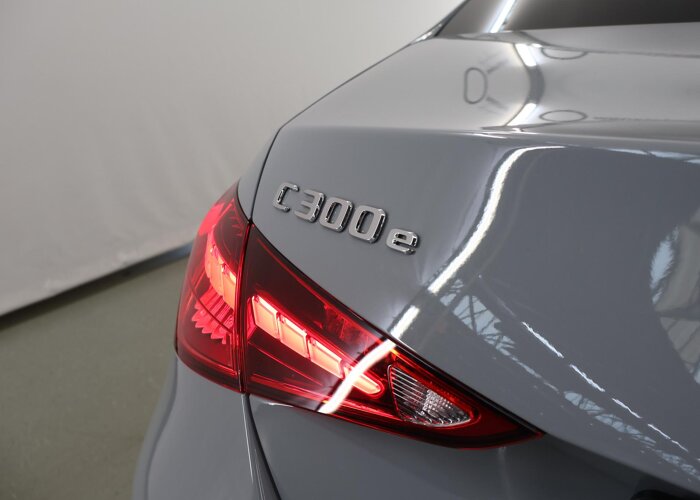 Mercedes-Benz C-Klasse 300 e Business Solution AMG