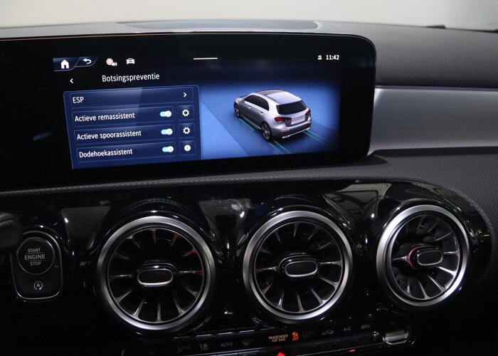 Mercedes-Benz A-Klasse 180 Business Solution AMG