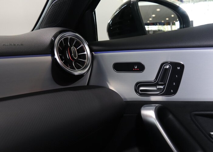 Mercedes-Benz A-Klasse 180 Business Solution AMG