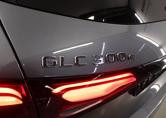 Mercedes-Benz GLC 300e 4MATIC Luxury Line