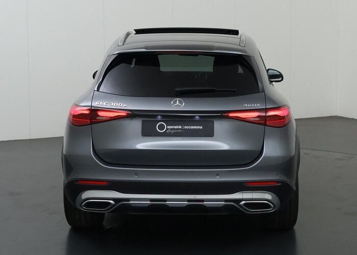 Mercedes-Benz GLC 300e 4MATIC Luxury Line