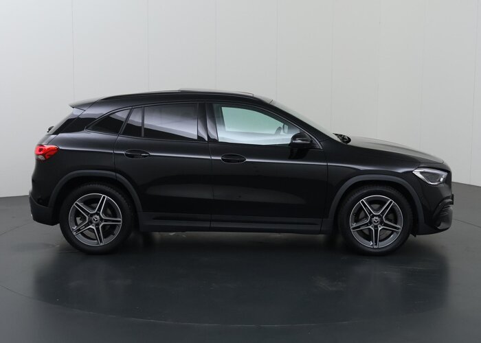 Mercedes-Benz GLA 200 AMG Line