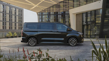 e-tourneo-custom-slider-2