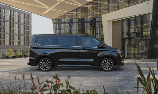 e-tourneo-custom-slider-2