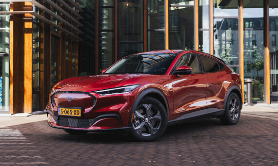 ford-mustang-mach-e-slider-1